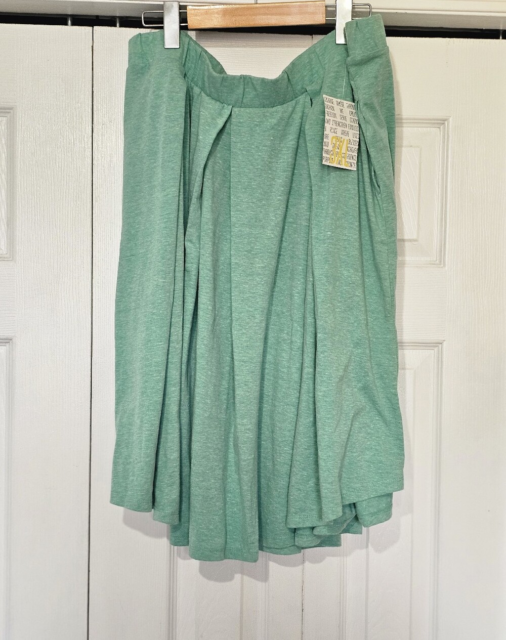 LuLaRoe Mint Green MADISON pleated Skirt With Pockets